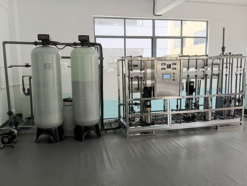 麗水客戶定制2噸超純水設(shè)備，安裝調(diào)試完成移交客戶使用。